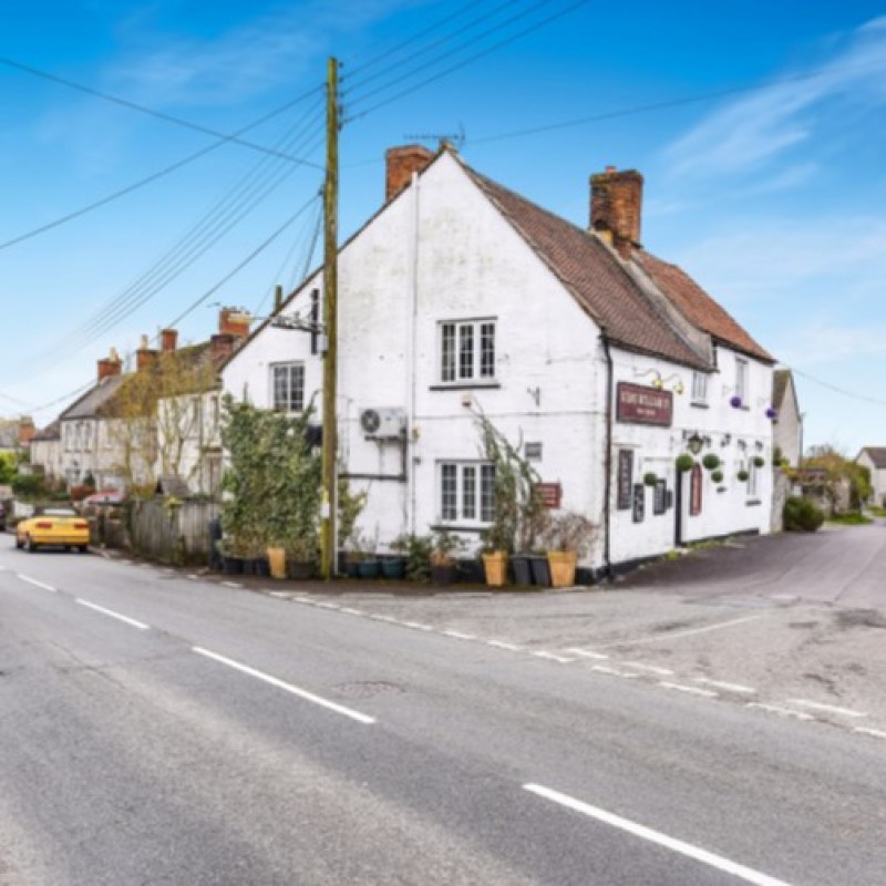 The public house that currently exsists on the site.