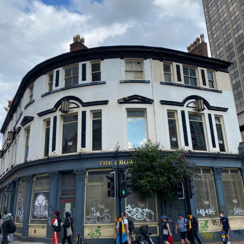 Derelict pub 'The Crown'