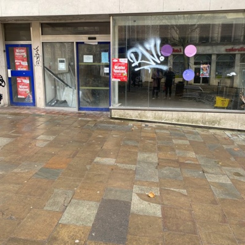 22 Queen Square, Mander Centre