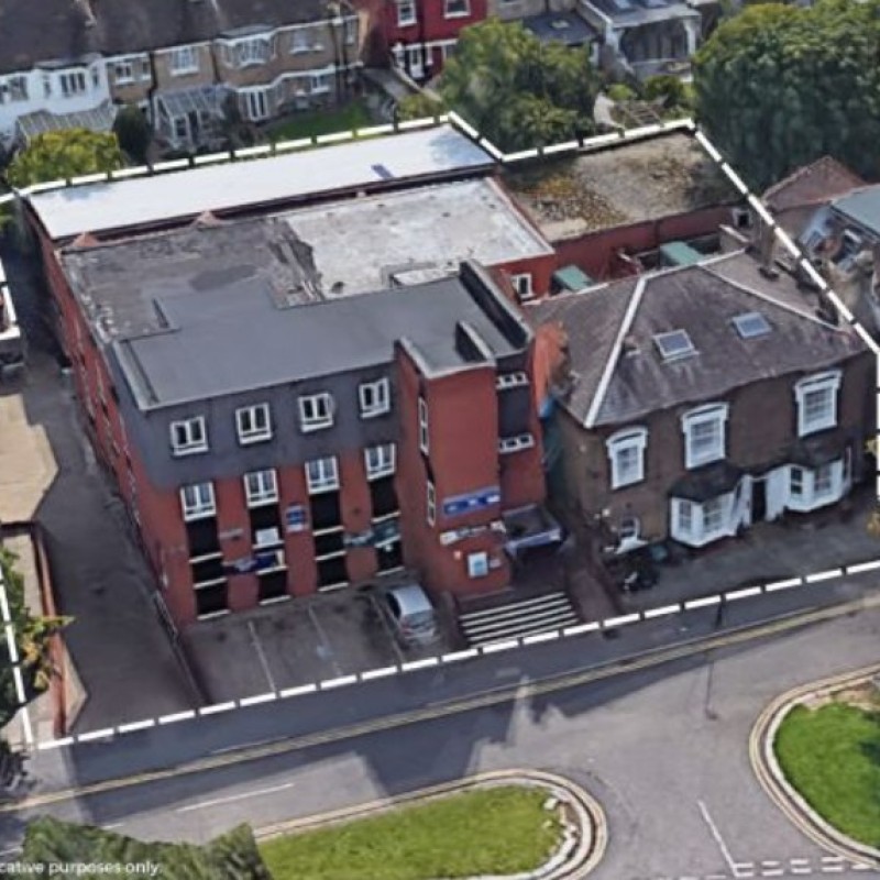 3-4 Stuart Crescent