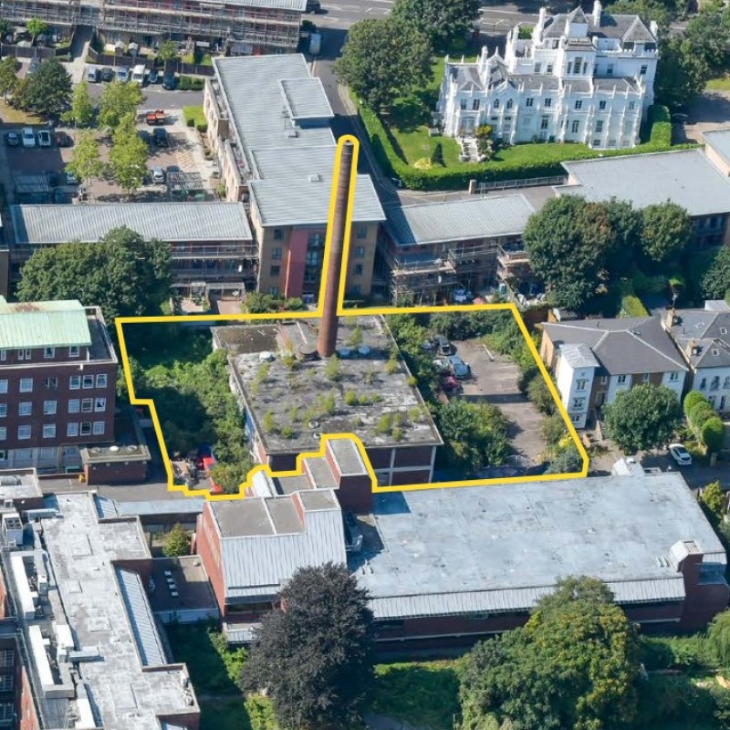 32 Ravenscourt Square